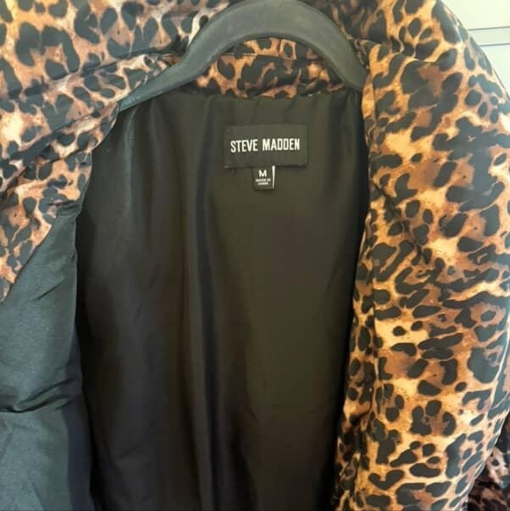 Steve Madden Evy Leopard Puffer Jacket, Animal Print Women's Jacket - Picture 6 of 9